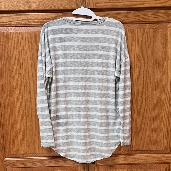 Old Navy Light Gray and white Striped Long Sleeve Top, EUC, Size S - Picture 2 of 5